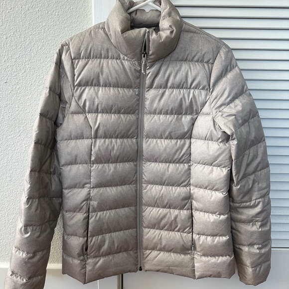 Eddie Bauer Women's CirrusLite Down Jacket - Picture 1 of 10